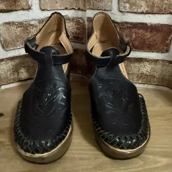 Black Leather Huarache Heeled Sandals - Picture 2 of 5